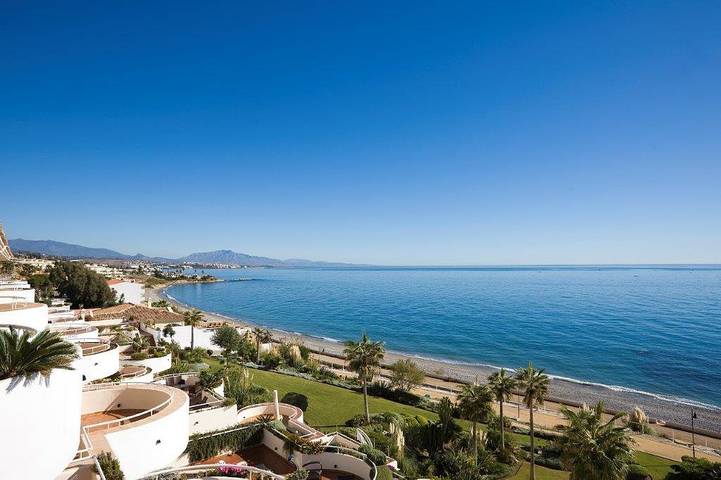 Ferienwohnung für 7 Personen, mit Meerblick und Pool sowie Garten in Estepona