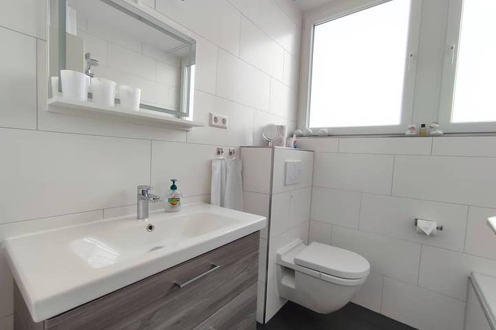 Ganze Wohnung, *100 m zum Ulmer Münster: 57m² Wohnung an der Blau - hochwertige Ferienwohnung* in Ulm, Schwaben