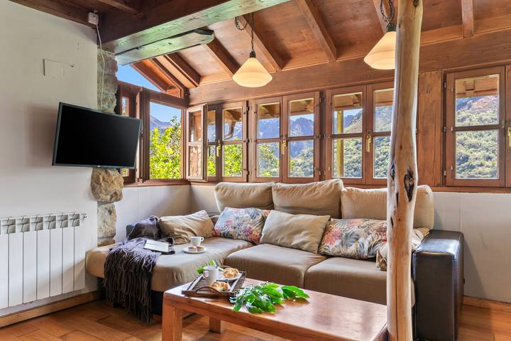 Chalet para 2 personas, con Jacuzzi y Jardín en Comarca de Oriente