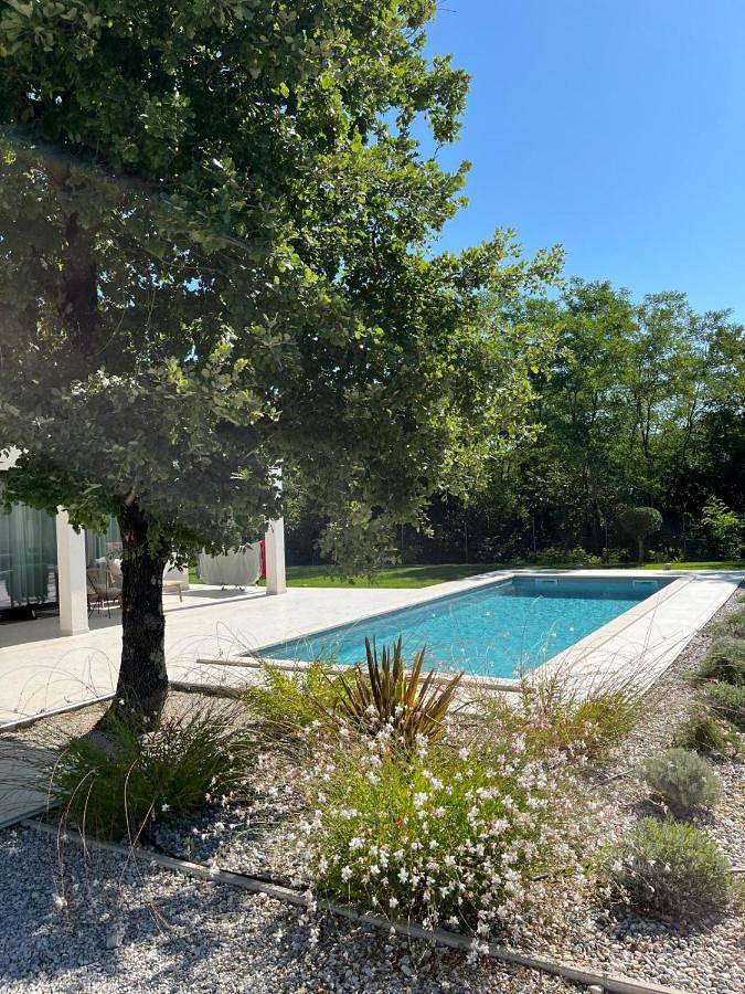 Ferienhaus für 6 Personen, mit Pool und Garten, mit Haustier