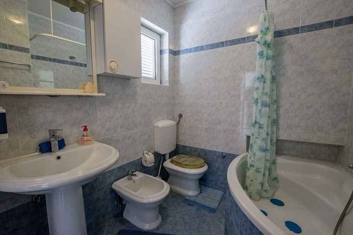 Ganze Ferienwohnung, Ferienwohnung mit Terrasse und Klimaanlage in Primorje-Gorski Kotar