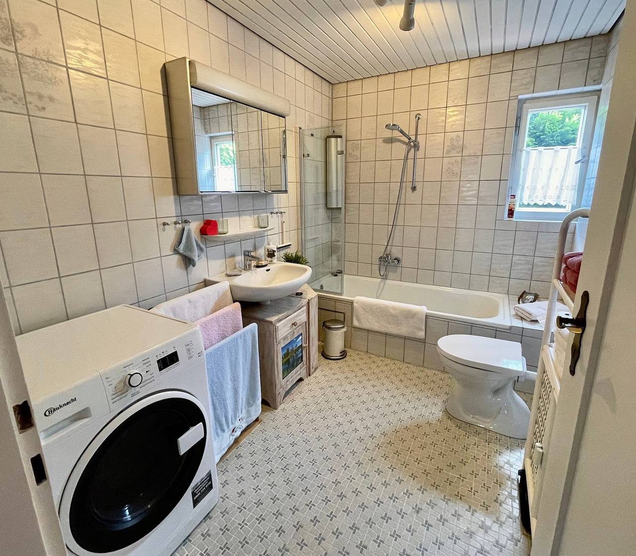 Appartement 'Schmuckkastl' met Privéterras, Gedeelde Tuin en Wi-Fi, foto 10