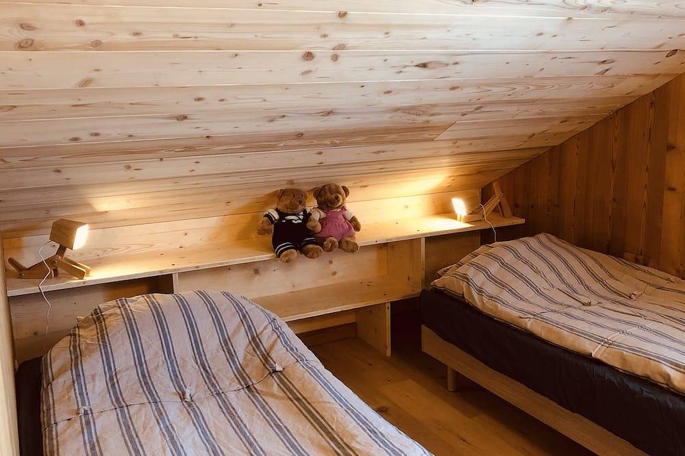 Chalet Idyll with  jacuzzi, close to the ski slopes and city, charges included in Gérardmer, Parque natural regional de los Ballons des Vosges