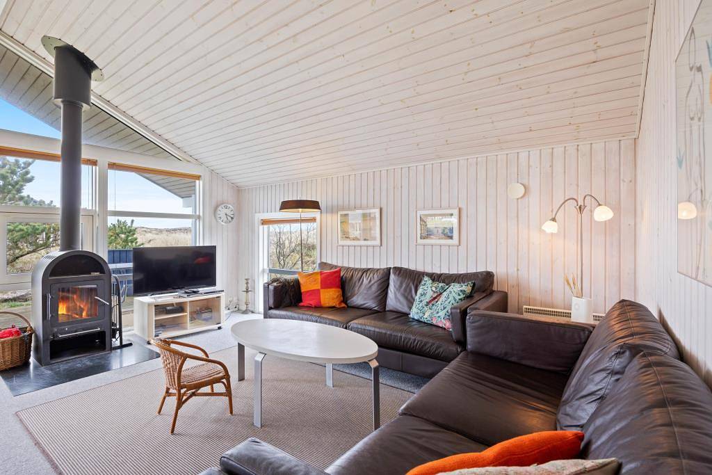 Sommerhaus mit Kamin, Sauna und Whirlpool in Hvide Sande, Holmsland Klit