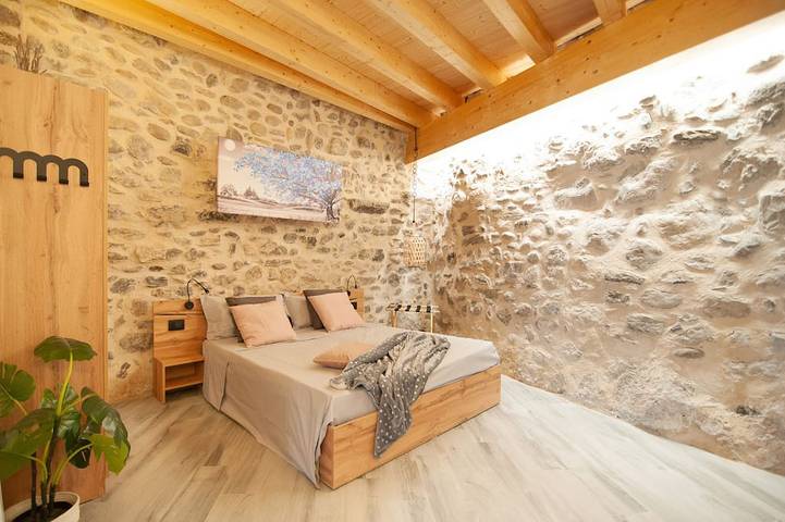 Gîte pour 4 personnes, avec terrasse et piscine à Sulzano - 2