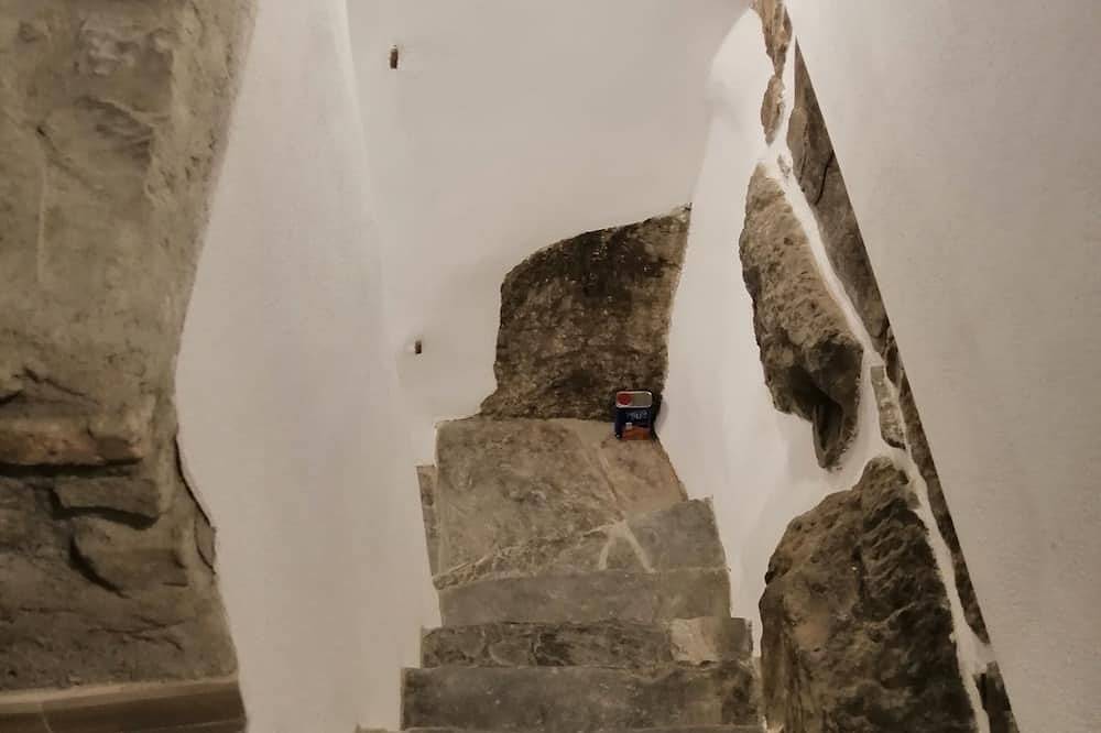 Ganze Wohnung, The cave, medieval village between history and Art in Apricale, Ligurische Alpen