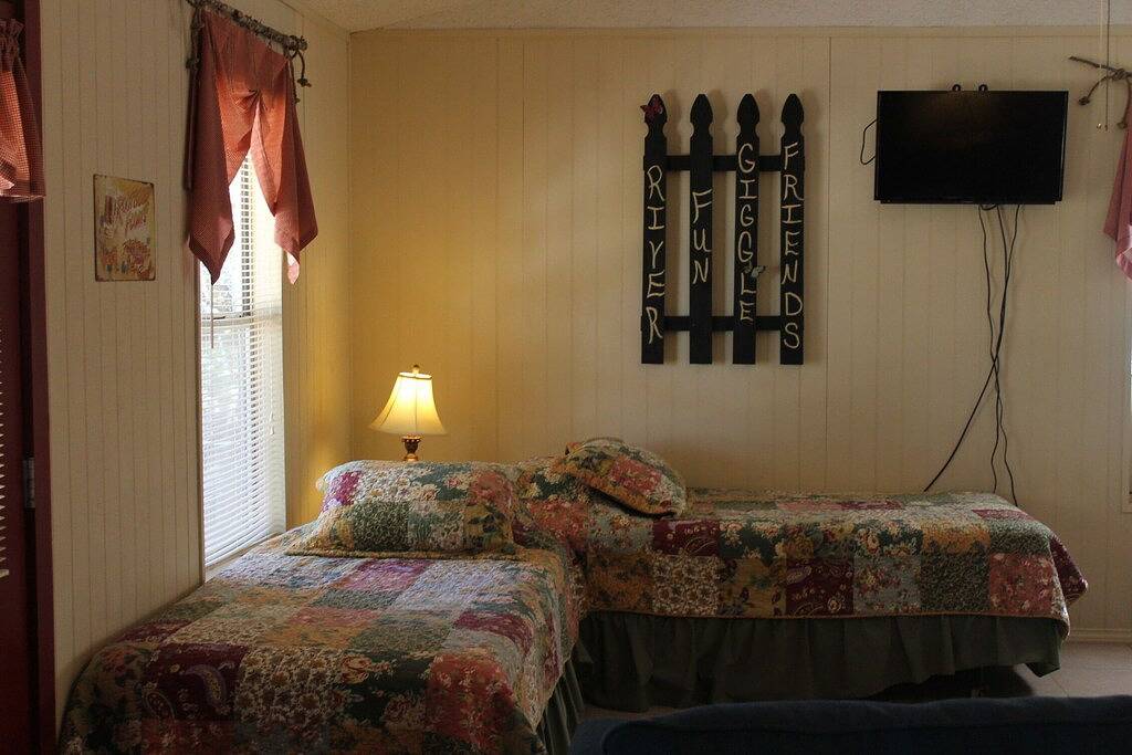 The Uvalde Side - Whiskey Mountain Duplex - Großartige Lage! in Rio Frio, Real County