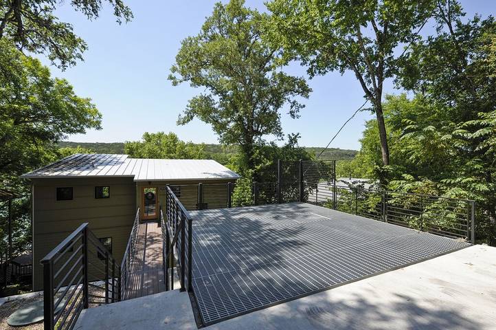 Vacation rental for 8 people, with balcony in Lake Austin