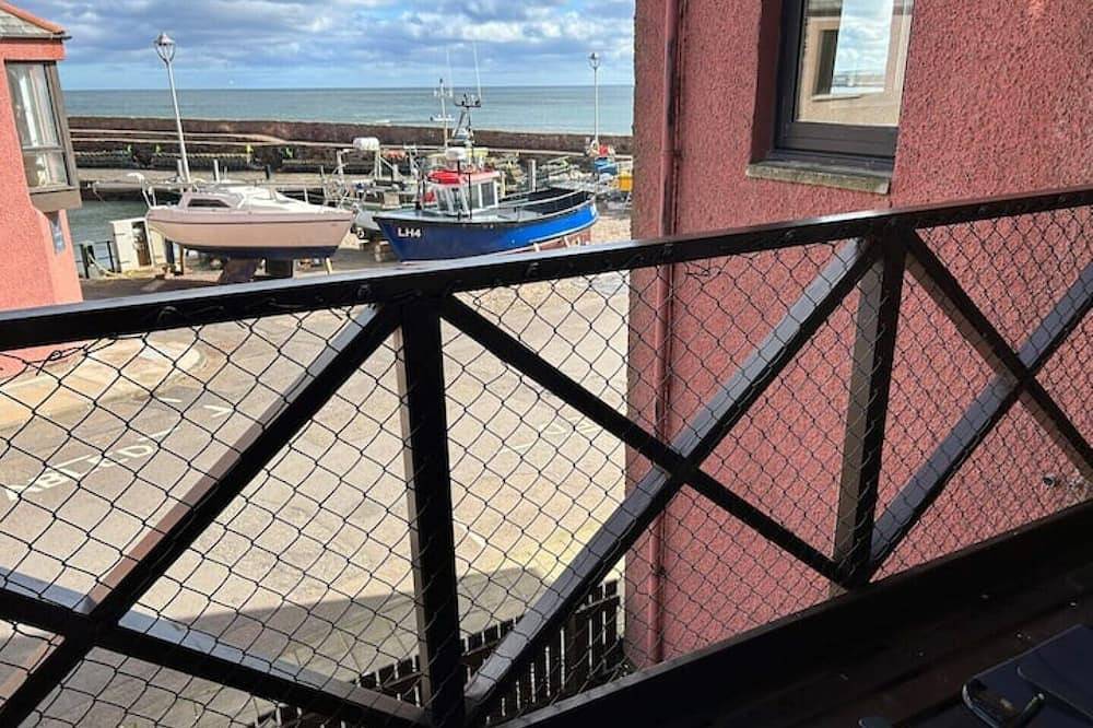 Entire apartment, East Haar 2 Bedroom Flat Overlooking Harbour in Dunbar, Edinburgh and Lothian