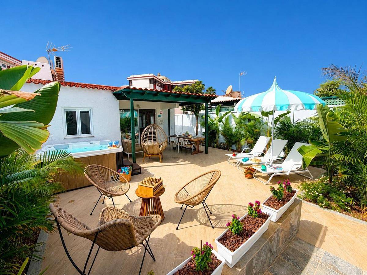 Three-Bedroom Villa in Maspalomas, San Bartolomé de Tirajana