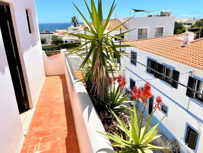 Casa de férias para 4 pessoas, com varanda em Benagil