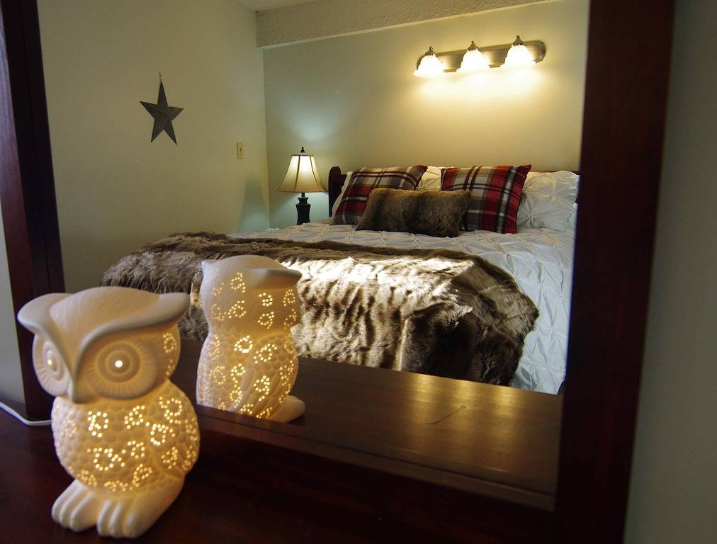 Ein Loft oben, Ski in / out, 3 Lofts, privater Whirlpool in Silver Star