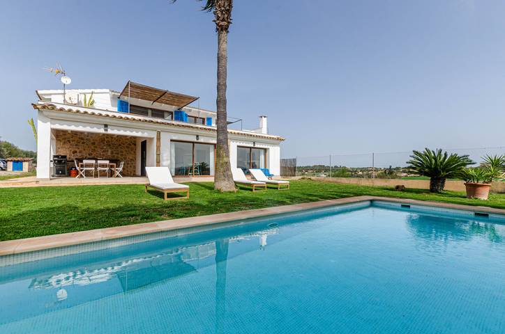 Chalet para 6 personas, con terraza además de piscina y jardín - 1