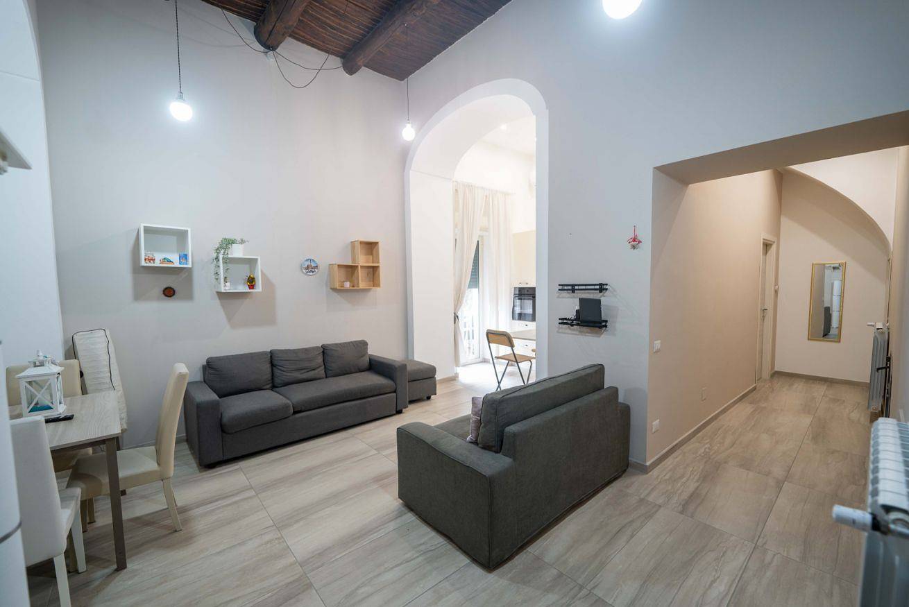 Ganze Wohnung, Ferienwohnung für 2 Personen mit Balkon/Terrasse in Neapel, Neapel Provinz