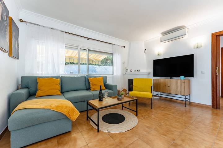 Holiday Home 'Casa Cerro Del Aguila' with Mountain Views, Wi-Fi and Air Conditioning in Mijas Costa, Mijas