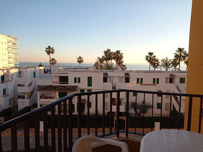 Apartamento para 5 personas, con vistas al mar además de balcón y jardín en Playa Xeraco
