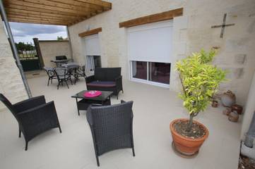 Gîte pour 4 personnes, avec vue ainsi que piscine et jardin à Châtellerault