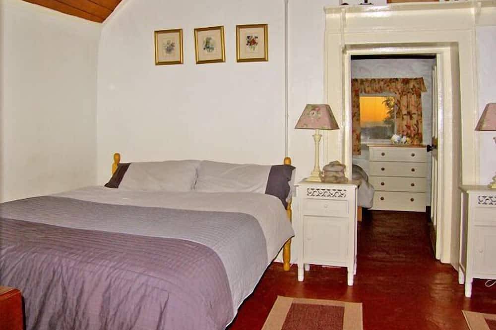 Carthy'S Cottage, pet friendly in Dungarvan, County Waterford in Coumaraglin, County Waterford