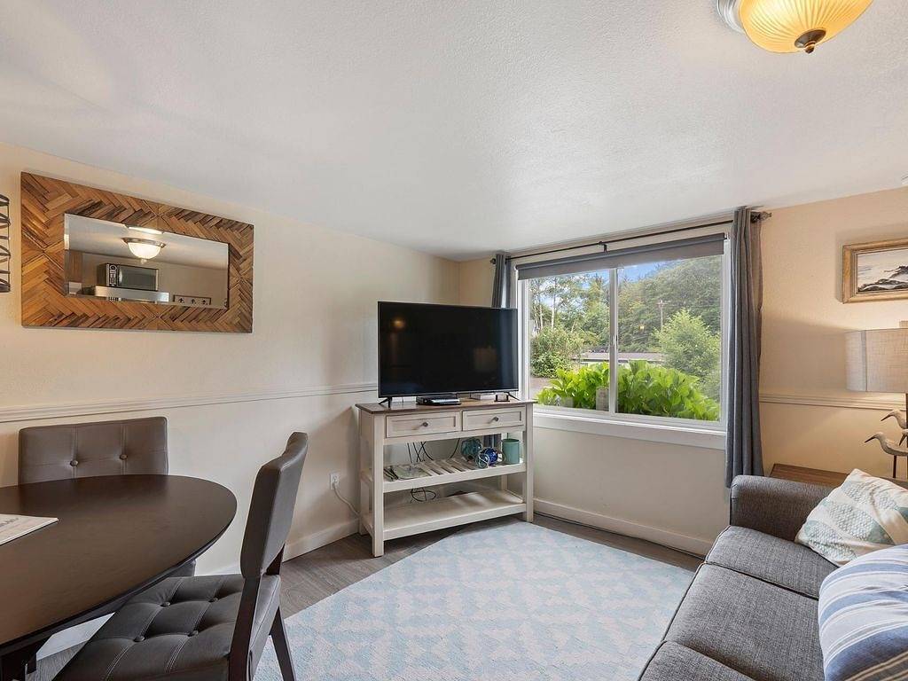 Ganze Wohnung, S4 - Kickin Out @ Surf Inn in Netarts, Tillamook County