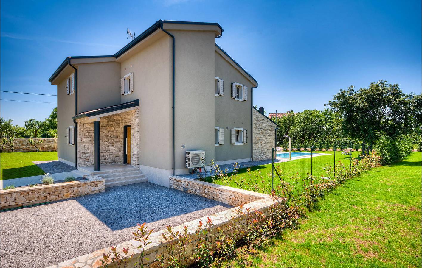 Charmante 190 m² große Wohnung mit Pool, WLAN und Parkplatz in der Nähe des Stadtzentrums von Kanfanar in Žminj, Zentralistrien