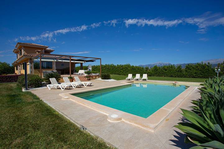 Villa for 9 people, with garden - 1