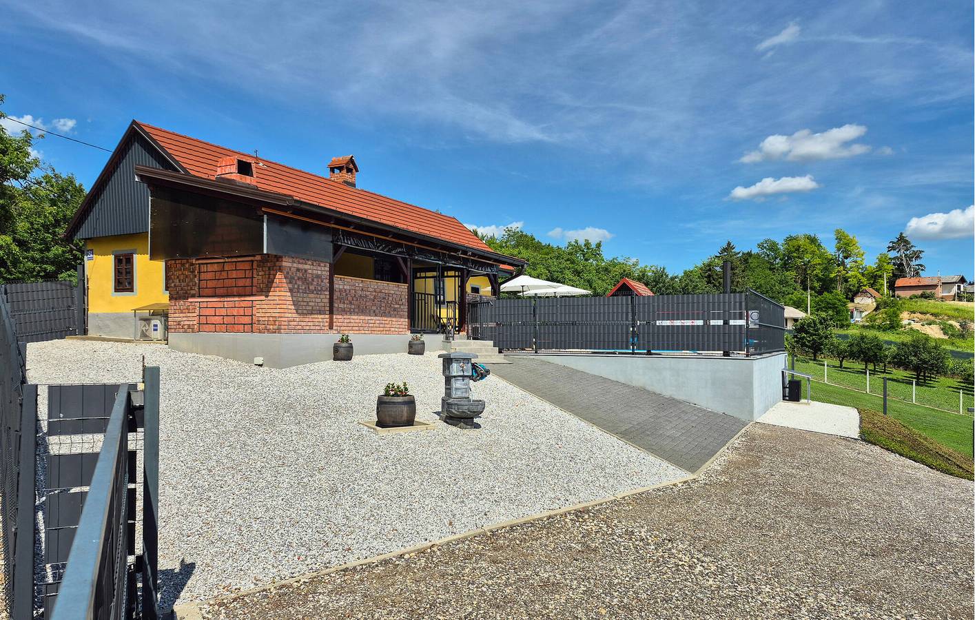 Gemütliche Ferienwohnung mit Pool, WLAN, Klimaanlage und Parkplatz in Varazdin