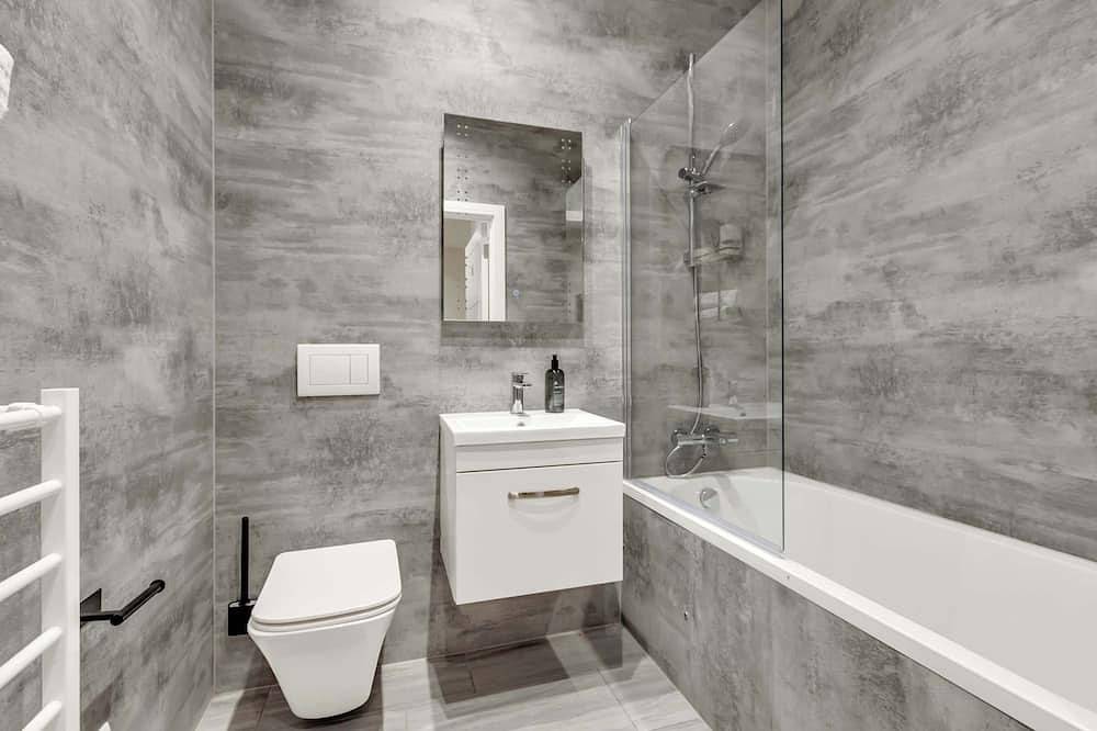 Ganze Wohnung, City Service Lets | New London 2Bed With Parking | Long Stays Welcome in Sutton (London), London