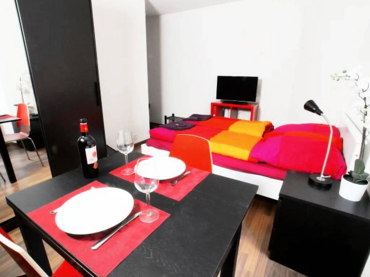 Apartamento entero, 1 Pièce 2 Personnes in Zürich 50 Oerlikon, Zúrich