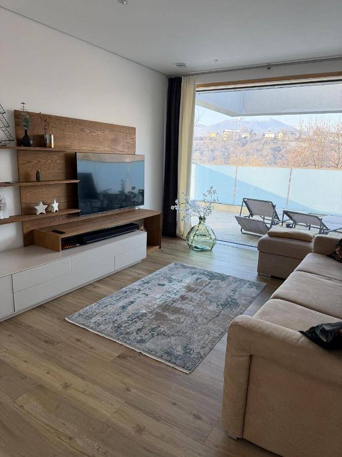 Apartament wakacyjny dla 9 osób, z Balkon i Taras oraz Widok na jezioro i Widok w Gmunden
