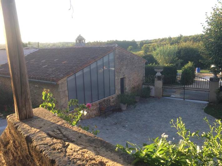 Location de vacances pour 13 personnes, avec piscine ainsi que vue et jardin à Loubejac - 4