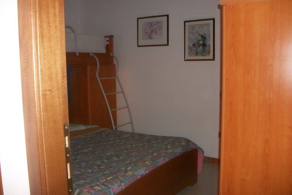 Apartamento entero, Detached apartment just minutes from the beach with private parking in Solanas, Comune di Sìnnia