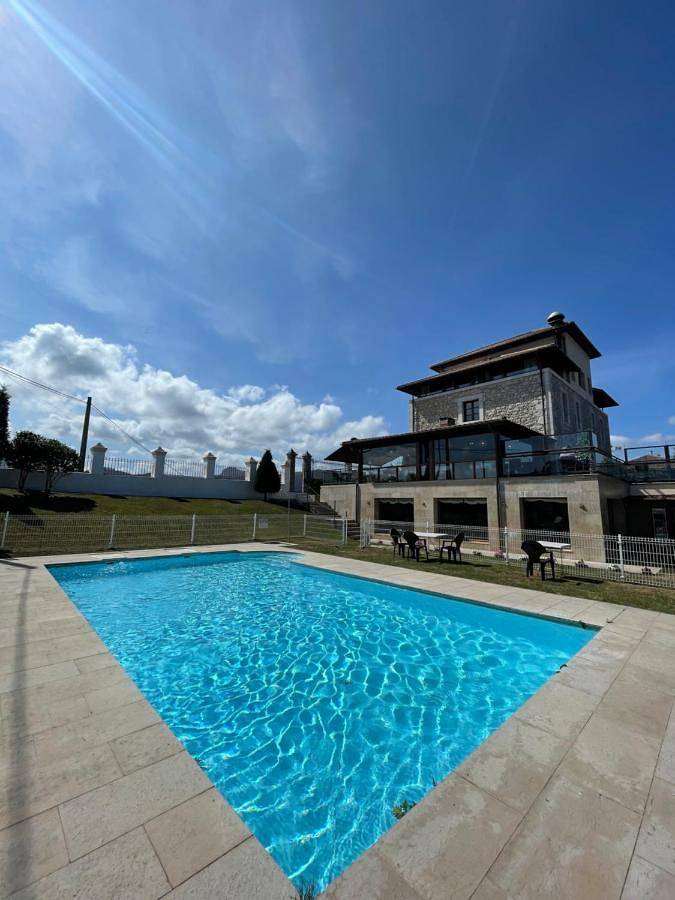 Hôtel pour 2 personnes, avec vue et jardin ainsi que terrasse et piscine