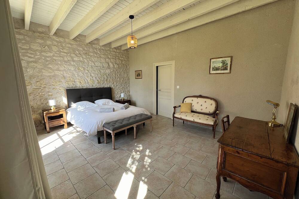 8 bedroom private vacation home in thã©sã©e in Thésée, Sologne