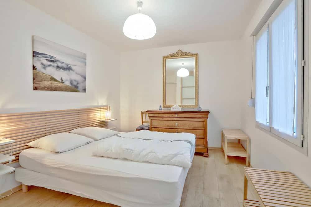 Lovely home in Quettehou with Wifi in Quettehou, Región de Cherbourg