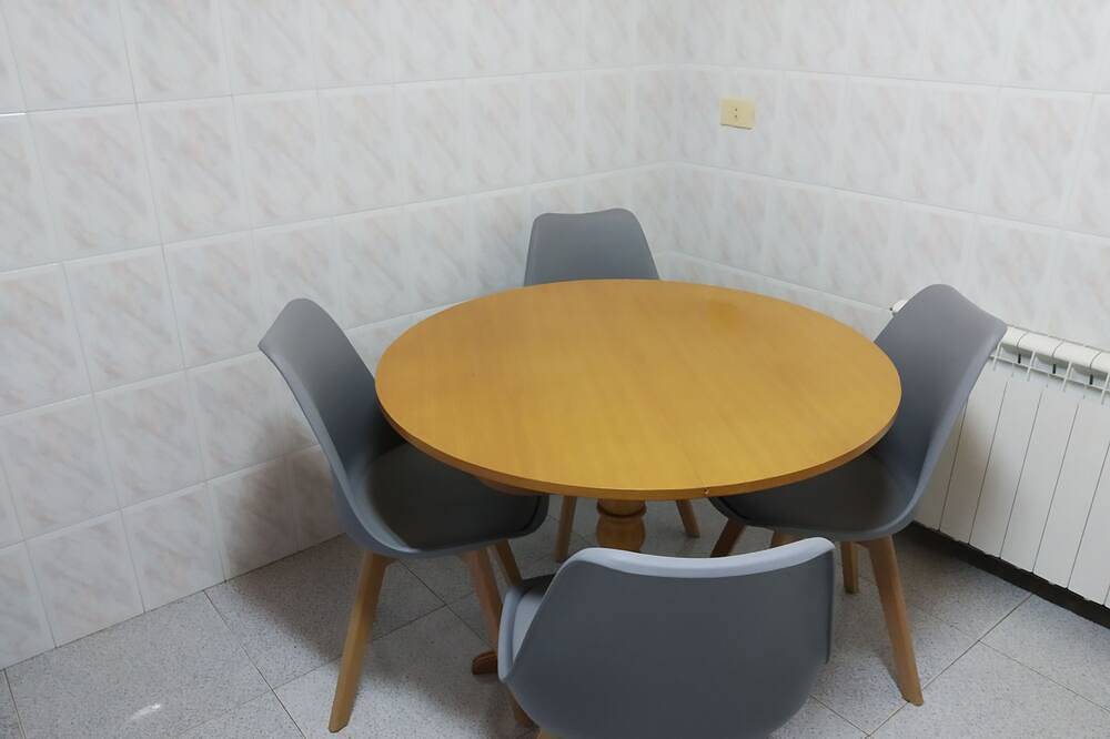 Entire apartment, Bueu: apartment/ flat - 3 rooms - 2/4 personshouse with garden in Bueu, Rías Baixas