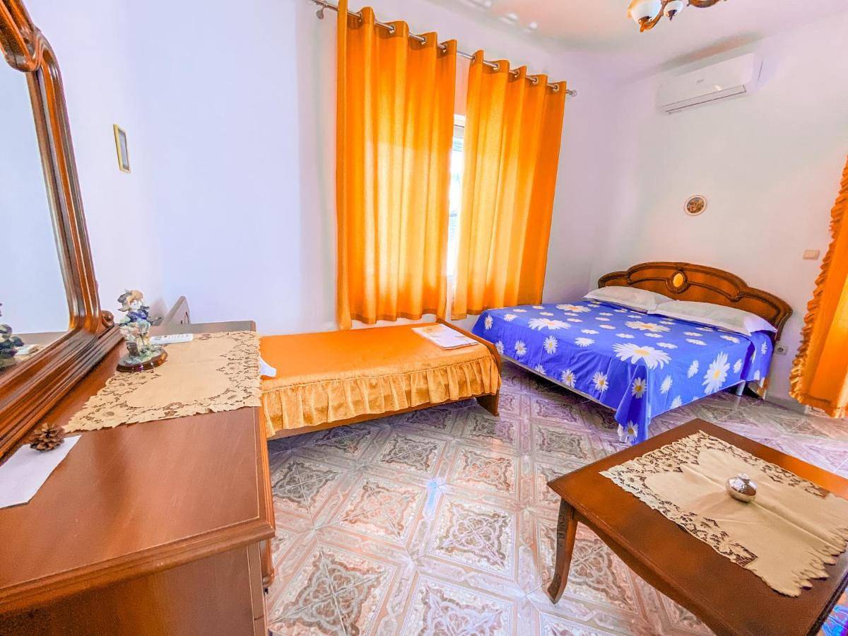 House of Linda 93 in Albanie