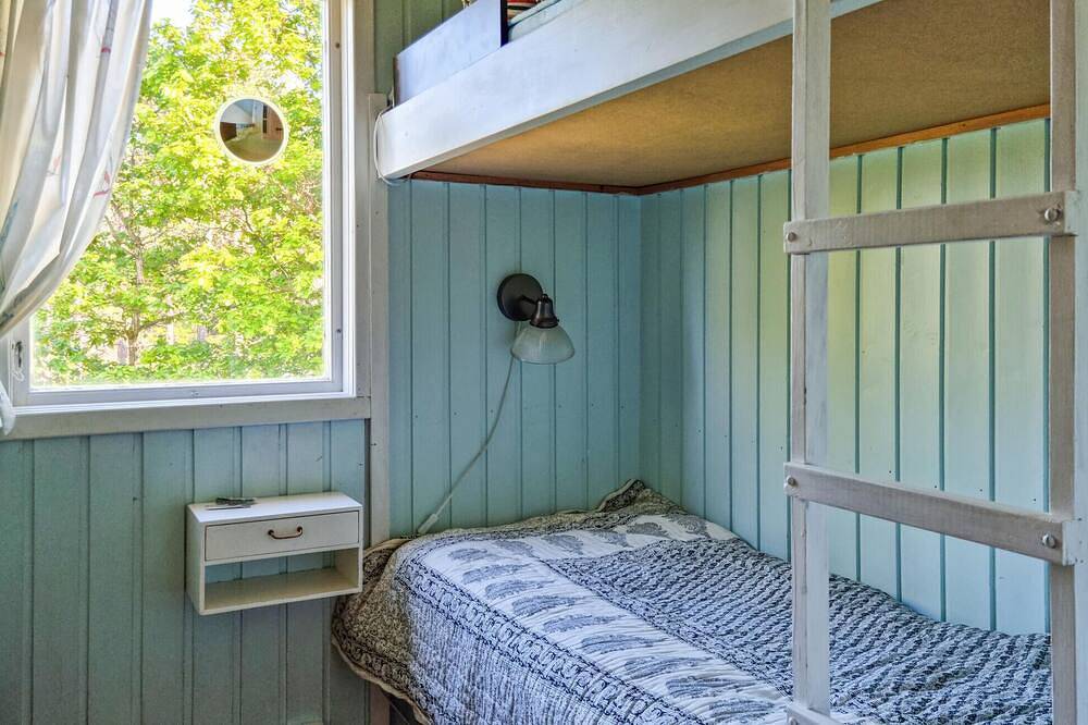 2 bedroom cozy home in Brekkestø in Lillesand 