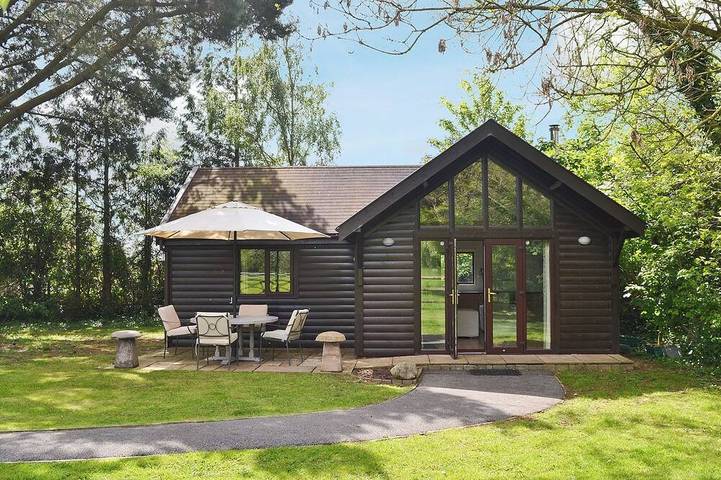 Log cabin for 2 people, with garden, with pets in Cheddar