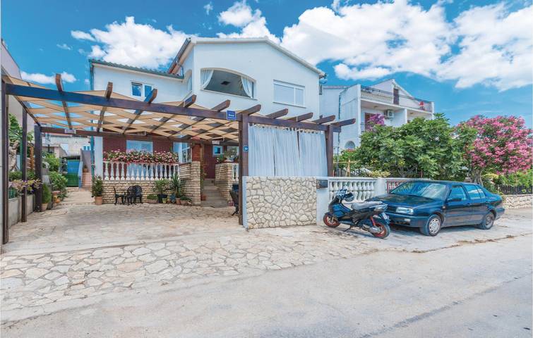Ferienwohnung für 5 Personen, mit Terrasse in Biograd na Moru