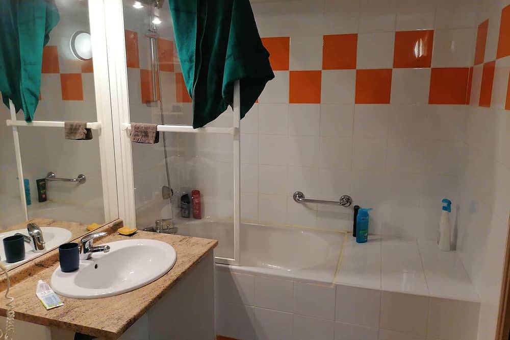 Appartement entier, Studio idéal pour les curistes in Vernet-les-Bains, Parc naturel régional des Pyrénées catalanes
