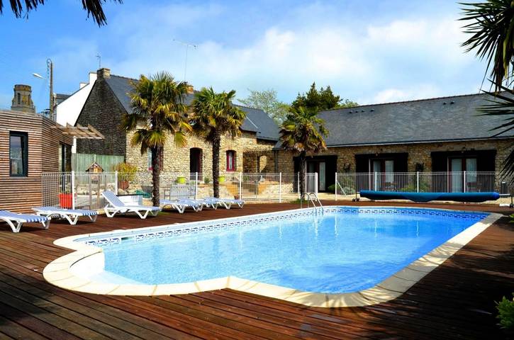 Location de vacances pour 2 personnes, avec Terrasse ainsi que Jardin et Piscine à La Turballe