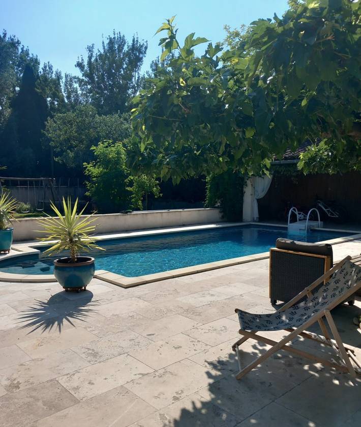 Gîte pour 6 personnes, avec jardin ainsi que terrasse et piscine à Pujaut - 2