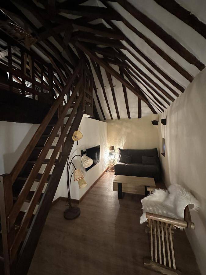 One-Bedroom Cottage in Vicq, Région de Montluçon
