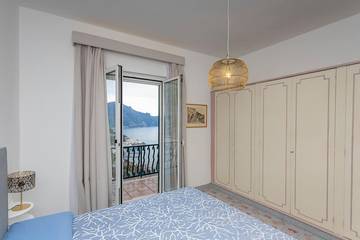 Villa for 6 Guests in Amalfi, Amalfi Coast, Picture 1