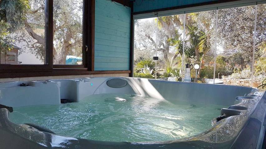 Location de vacances pour 4 personnes, avec vue ainsi que piscine et jardin, animaux acceptés à Copertino - 3