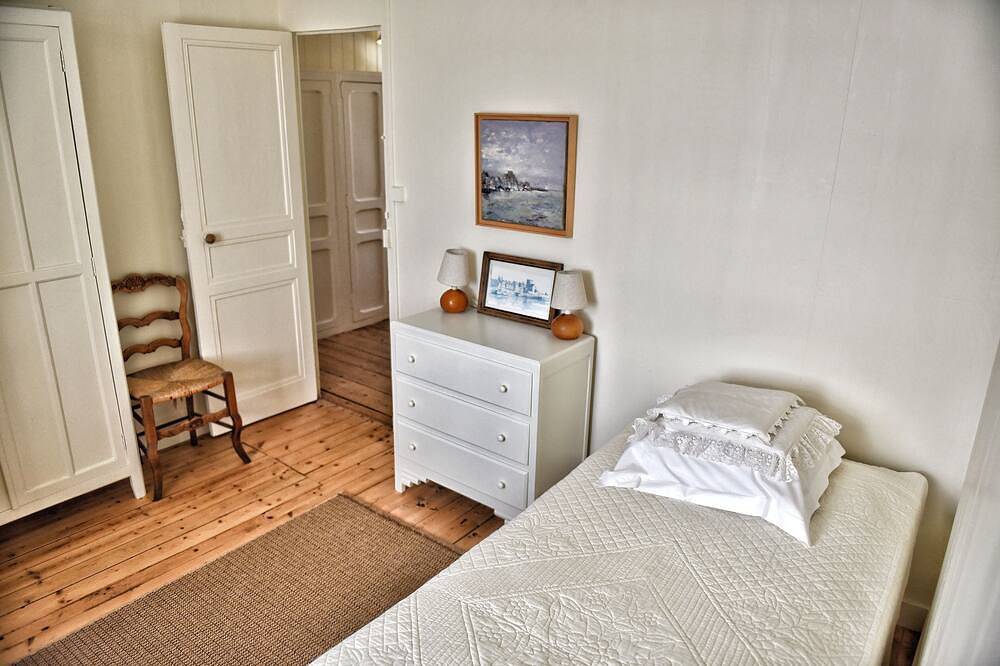 House \"henri Chardon\" , A travel on the sea ! in Barfleur, Cotentin