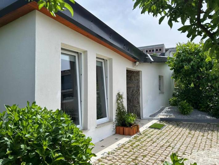 Location de vacances pour 6 personnes, avec terrasse et vue ainsi que piscine et jardin à Paredes - 2
