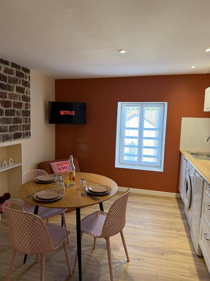 Gîte pour 3 personnes, avec vue à La Chapelle-Saint-Ursin