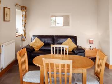 Holiday Rental for 4 People in Powys, Mid-Wales, Photo 2