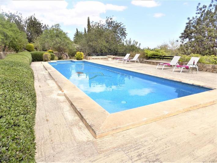 Chalet para 10 personas, con jardín además de vistas y piscina - 1